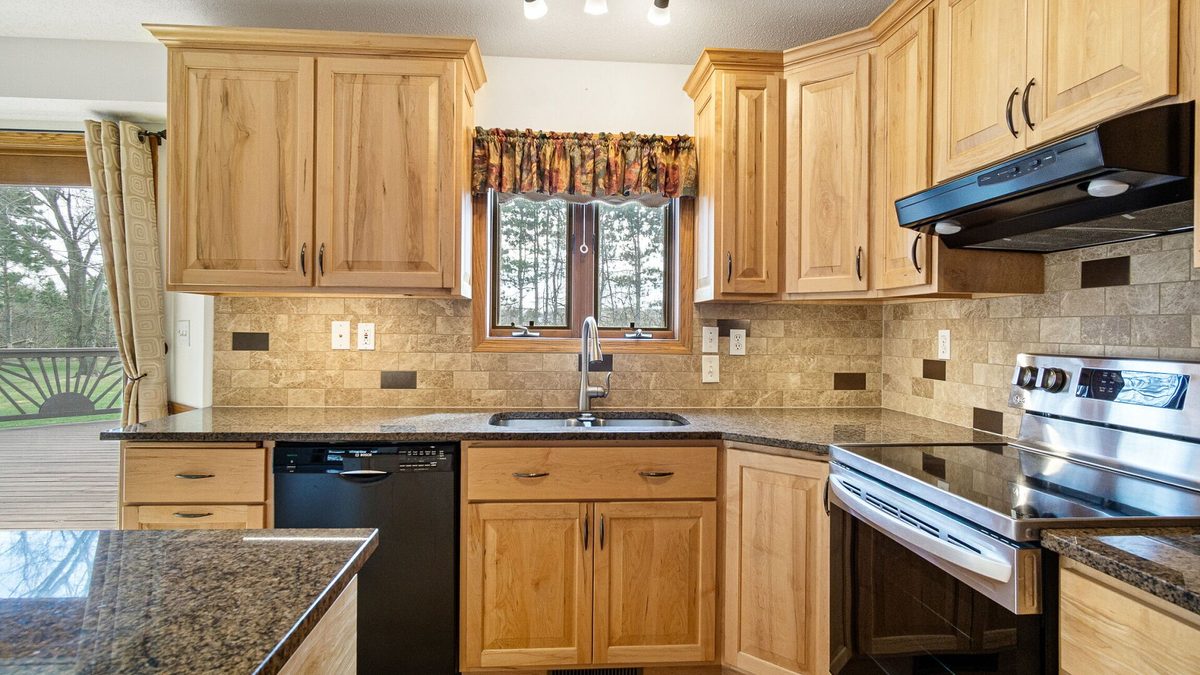 5211 Hamilton Avenue Eau Claire WI 54701 — photo 16
