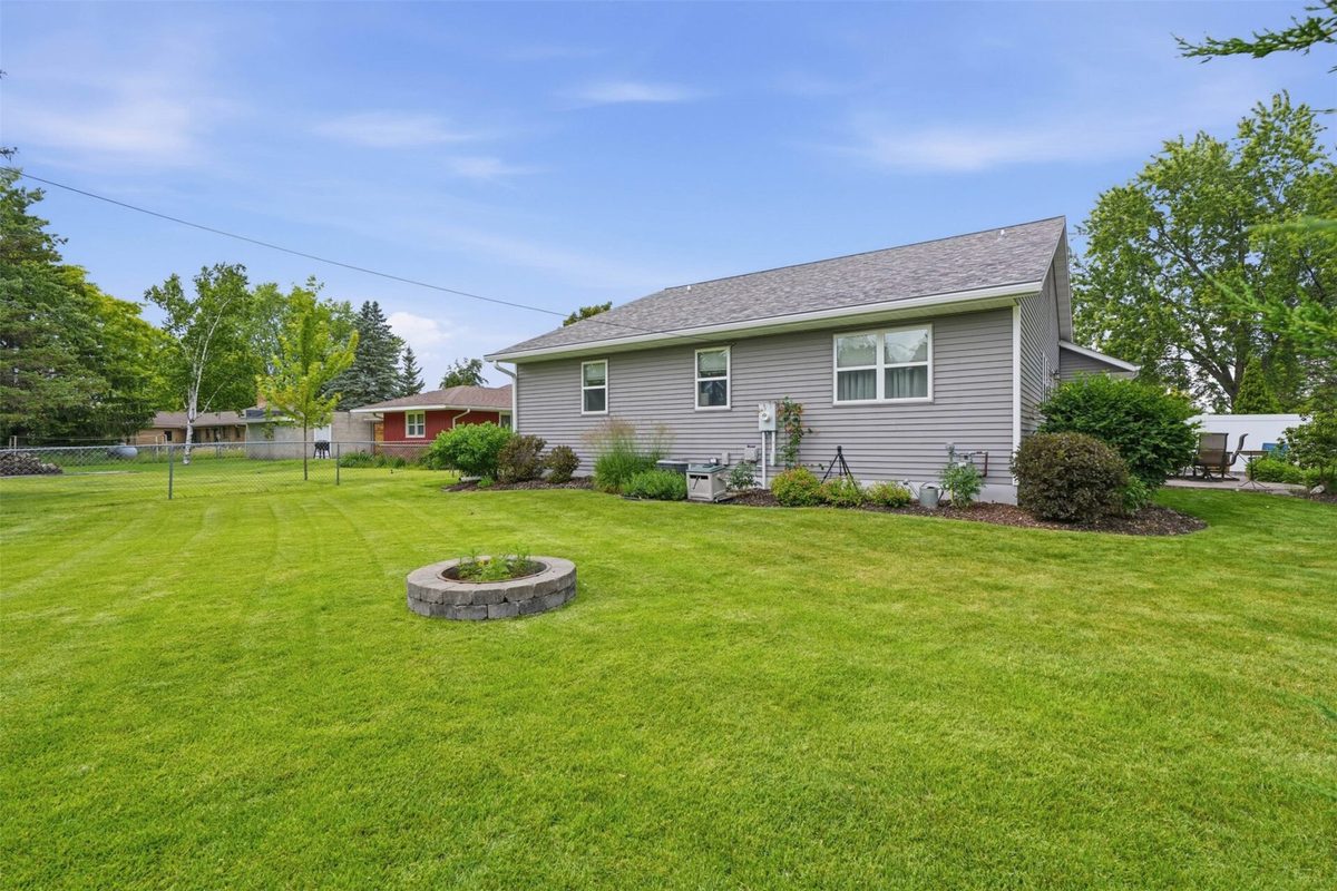 1715 Clairemont Avenue, Eau Claire WI 54701 - Residential house for sale - MLS #1602960 - image38