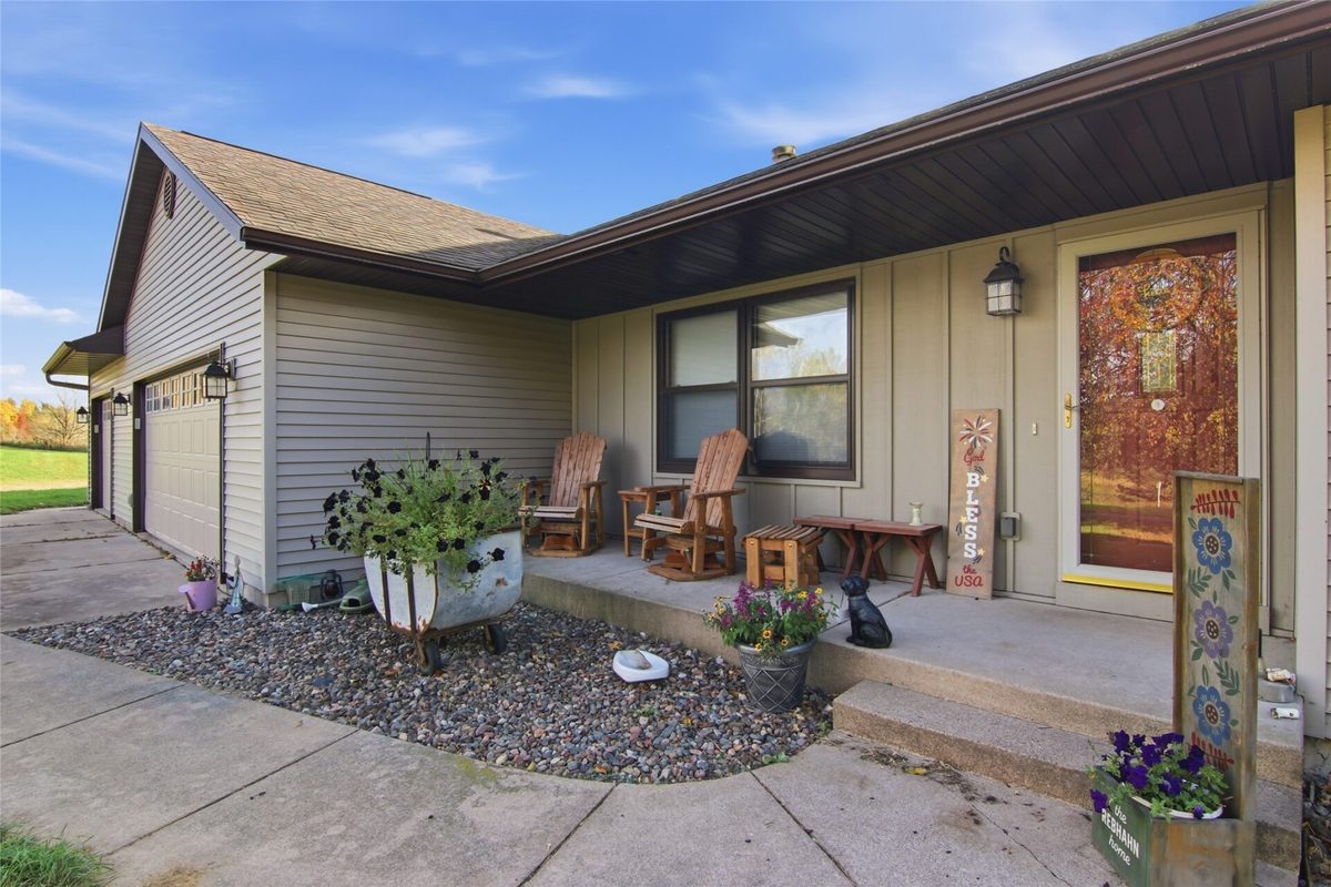 E9412 690th Avenue, Elk Mound WI 54739 - Residential house for sale - MLS #1605940 - image2
