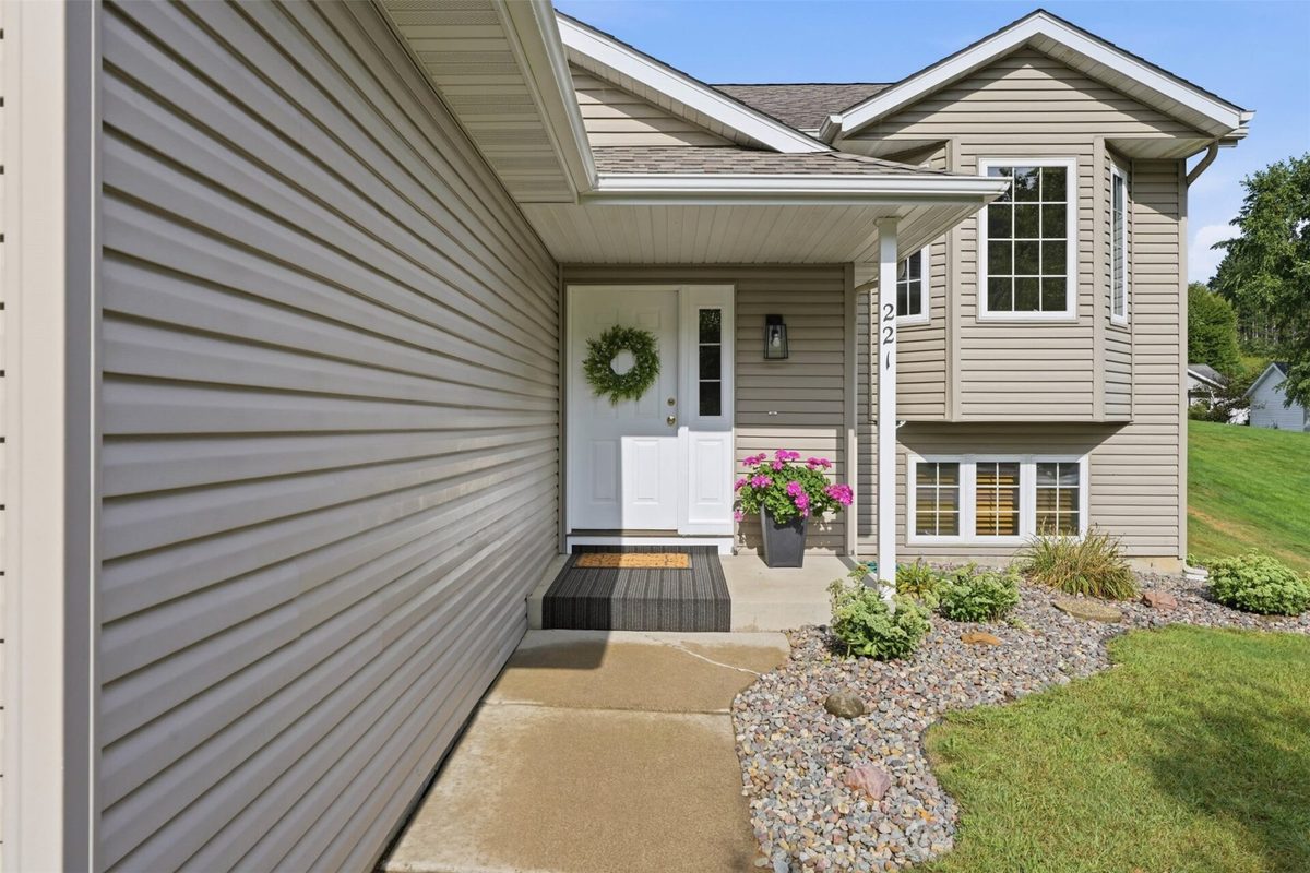 221 La Mans Lane, Eau Claire WI 54703 - Residential house for sale - MLS #1604868 - image4