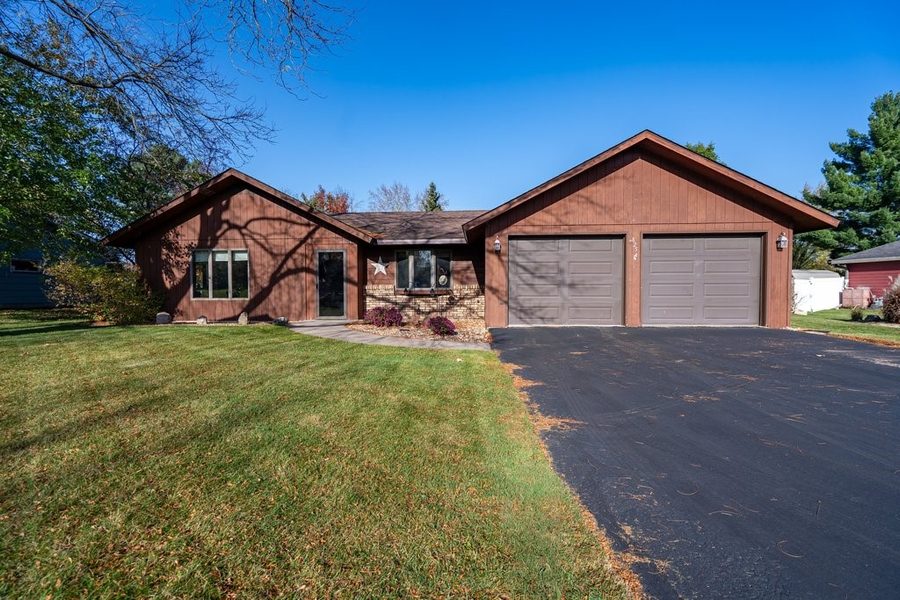 825 Ballentine Road