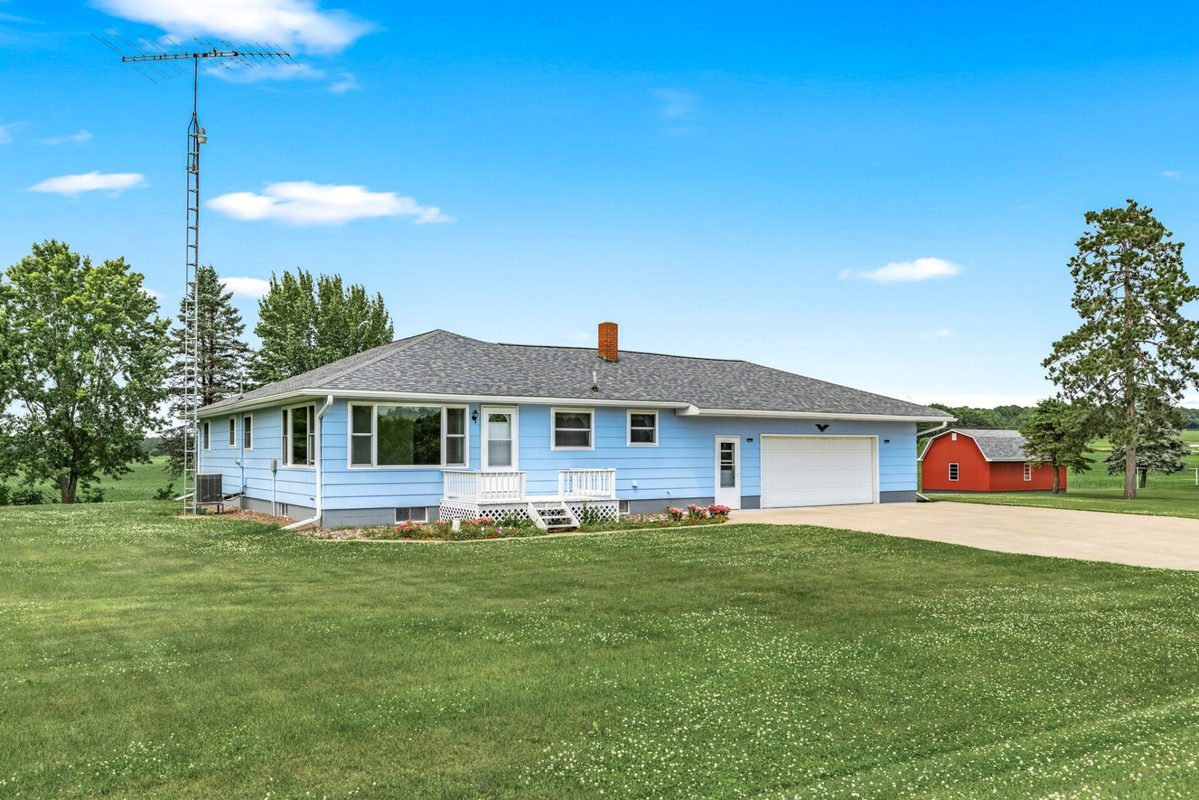 W4230 County Road Z, Eau Claire WI 54701 - Residential house for sale - MLS #1602752 - image2