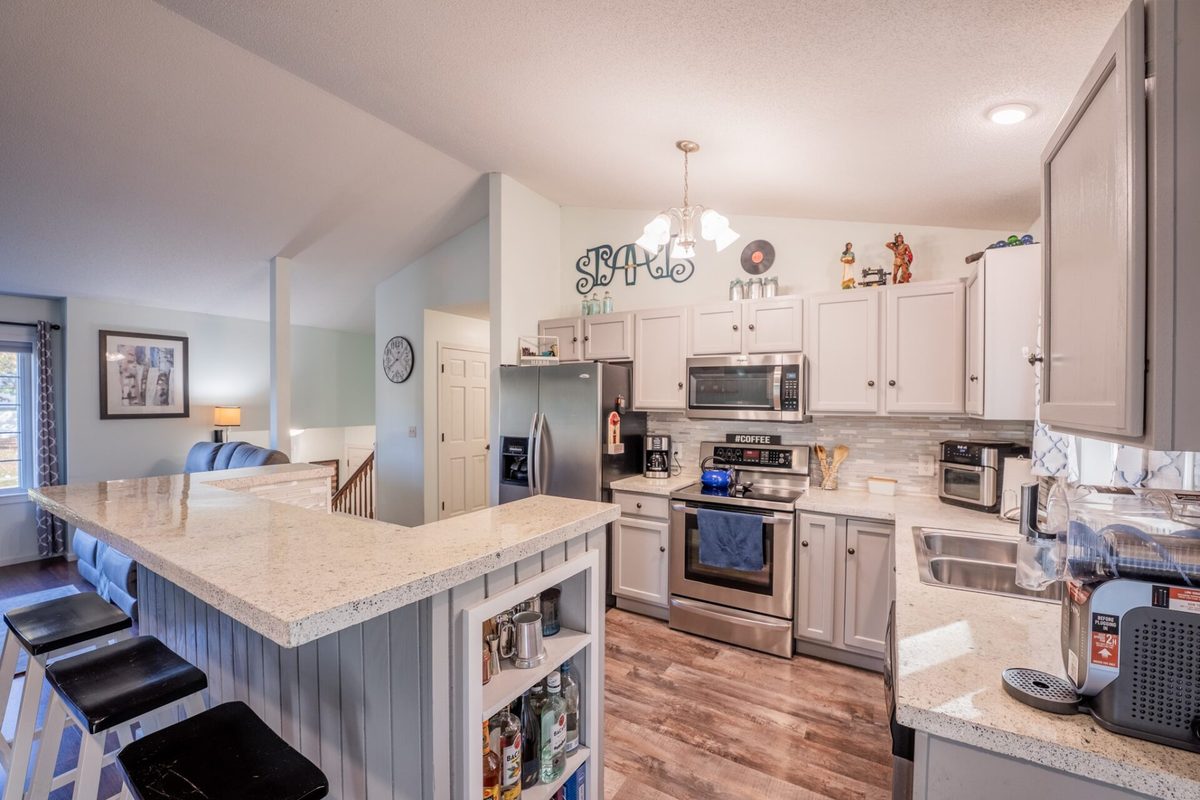 2411 Kenora Parkway, Eau Claire WI 54703 - Residential house for sale - MLS #1606120 - image15