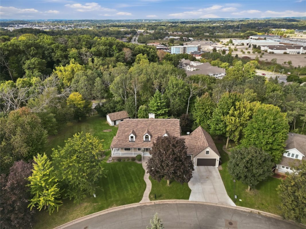 3920 Woodcrest Court, Eau Claire WI 54701 - Residential house for sale - MLS #1605371 - image3