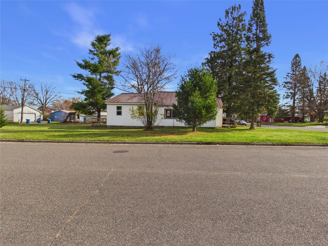 221 2nd Avenue, Shell Lake WI 54871 - Residential house for sale - MLS #1606348 - image37