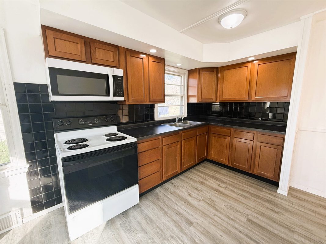 203 College Avenue, Ladysmith WI 54848 - Residential house for sale - MLS #1606194 - image2