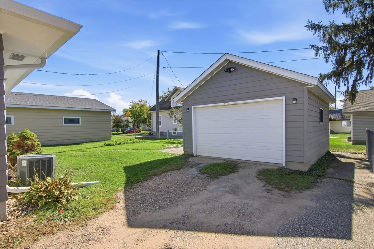 1043 Vine Street, Eau Claire WI 54703 - Residential house for sale - MLS #1605776 - image31