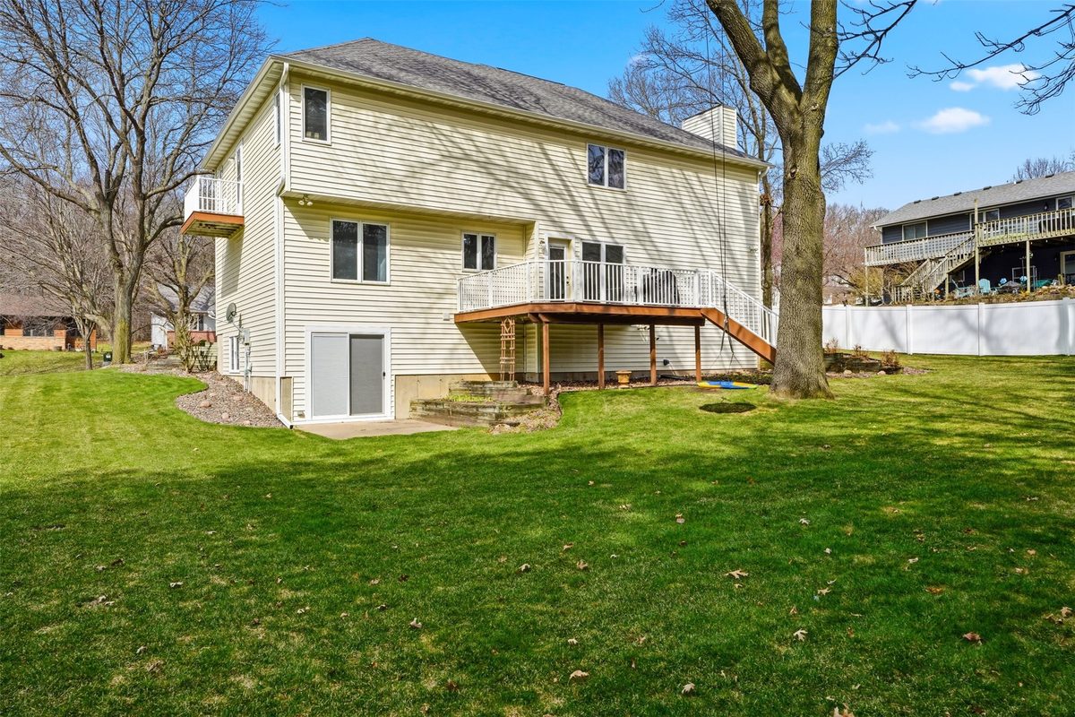 1011 Thompson Drive, Altoona, WI