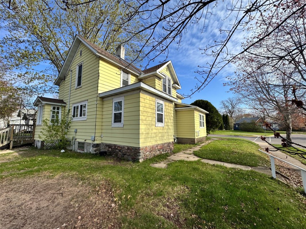 401 Elm Street, Spooner WI 54801 - Residential house for sale - MLS #1600987 - image2