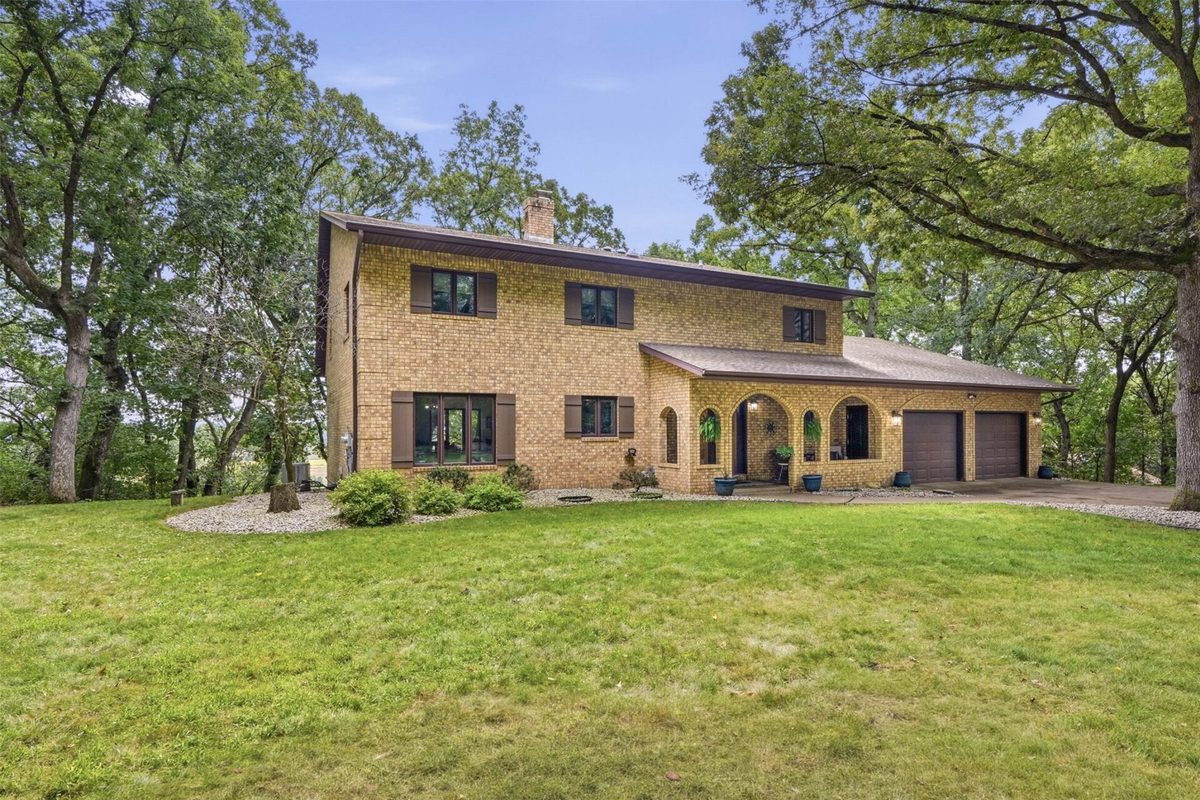 7865 Blue Valley Drive, Eau Claire WI 54703 - Residential house for sale - MLS #1604922 - image2