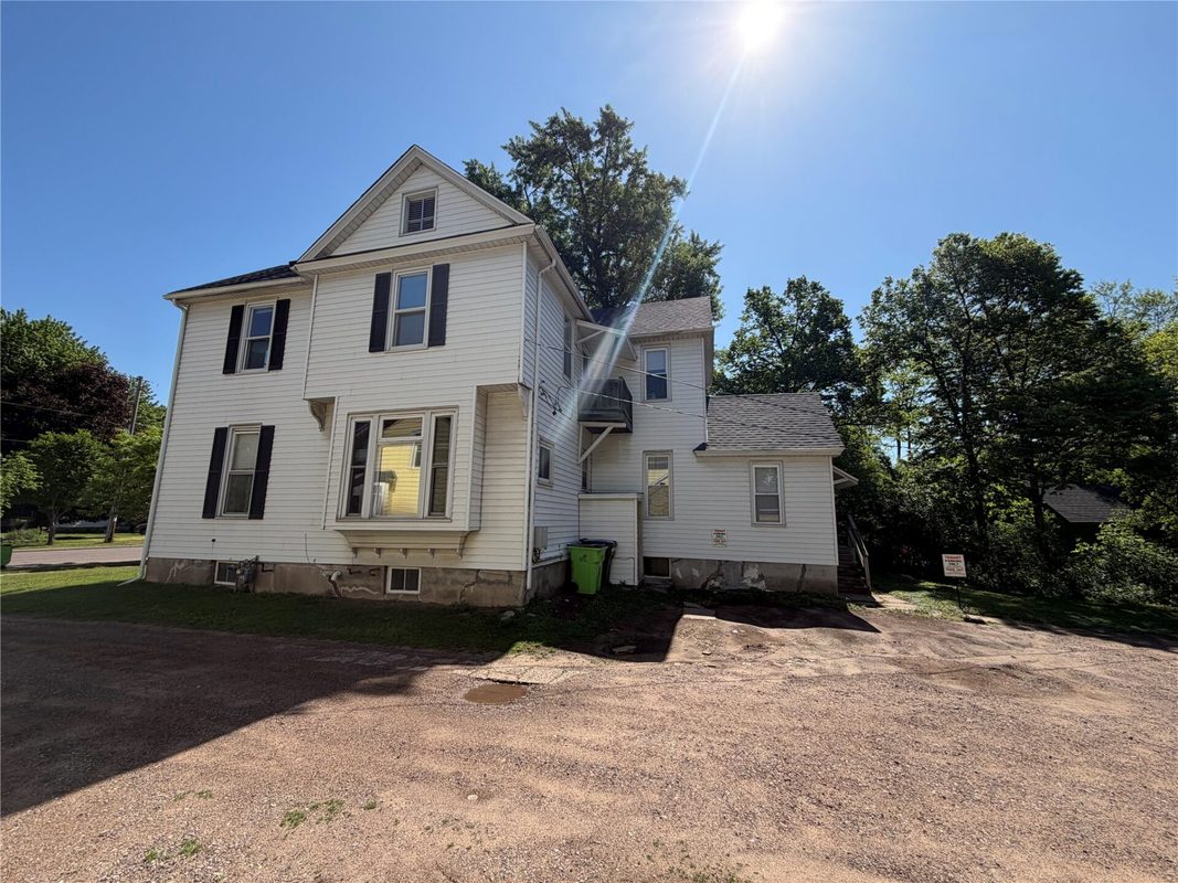 317 Summit Avenue, Eau Claire WI 54701 - ResidentialIncome house for sale - MLS #1600094 - image4