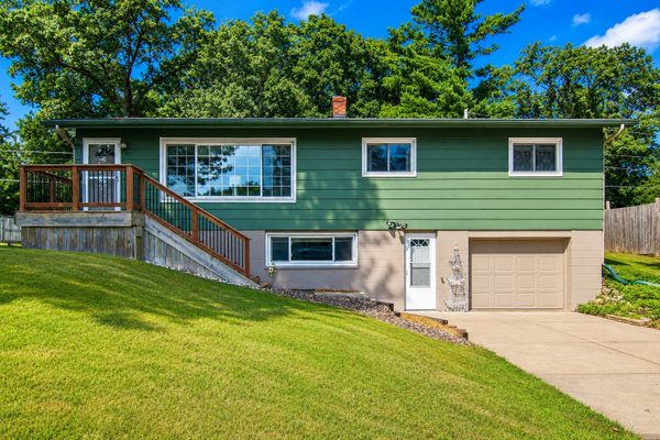 911 16th Street, Menomonie WI 54751 - Residential house for sale - MLS #1603637 - image1