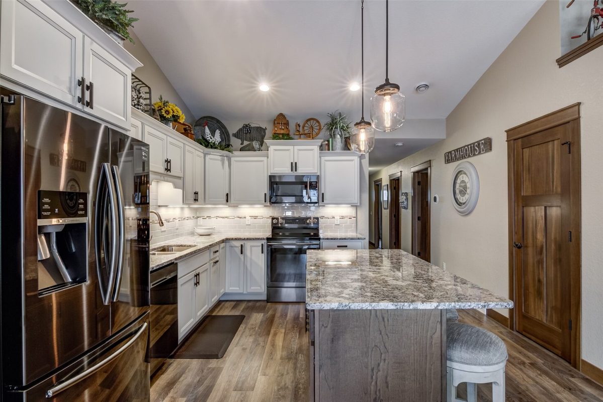 5609 Green Park Drive, Eau Claire, WI — photo 16