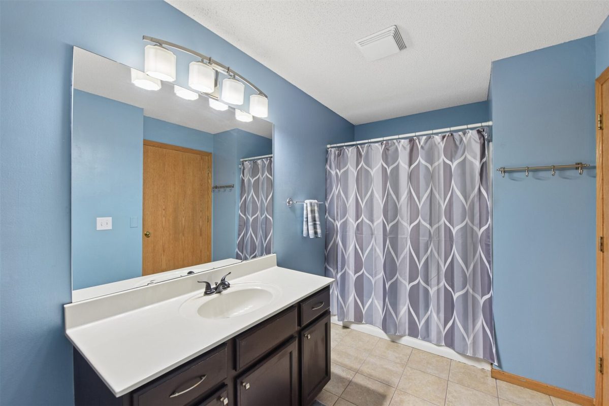 2335 Oakridge Circle, Hudson WI 54016 - Residential house for sale - MLS #1601662 - image13