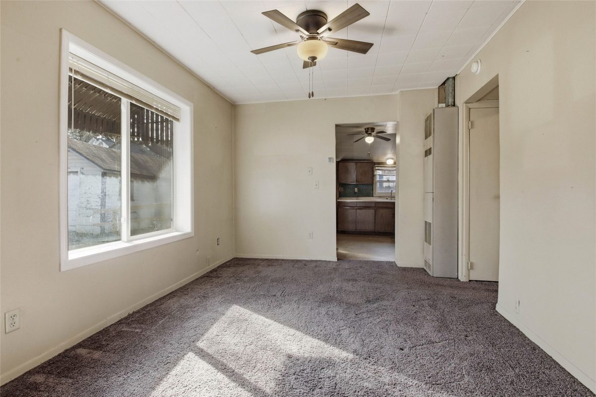 1127 E Madison Street, Eau Claire, WI