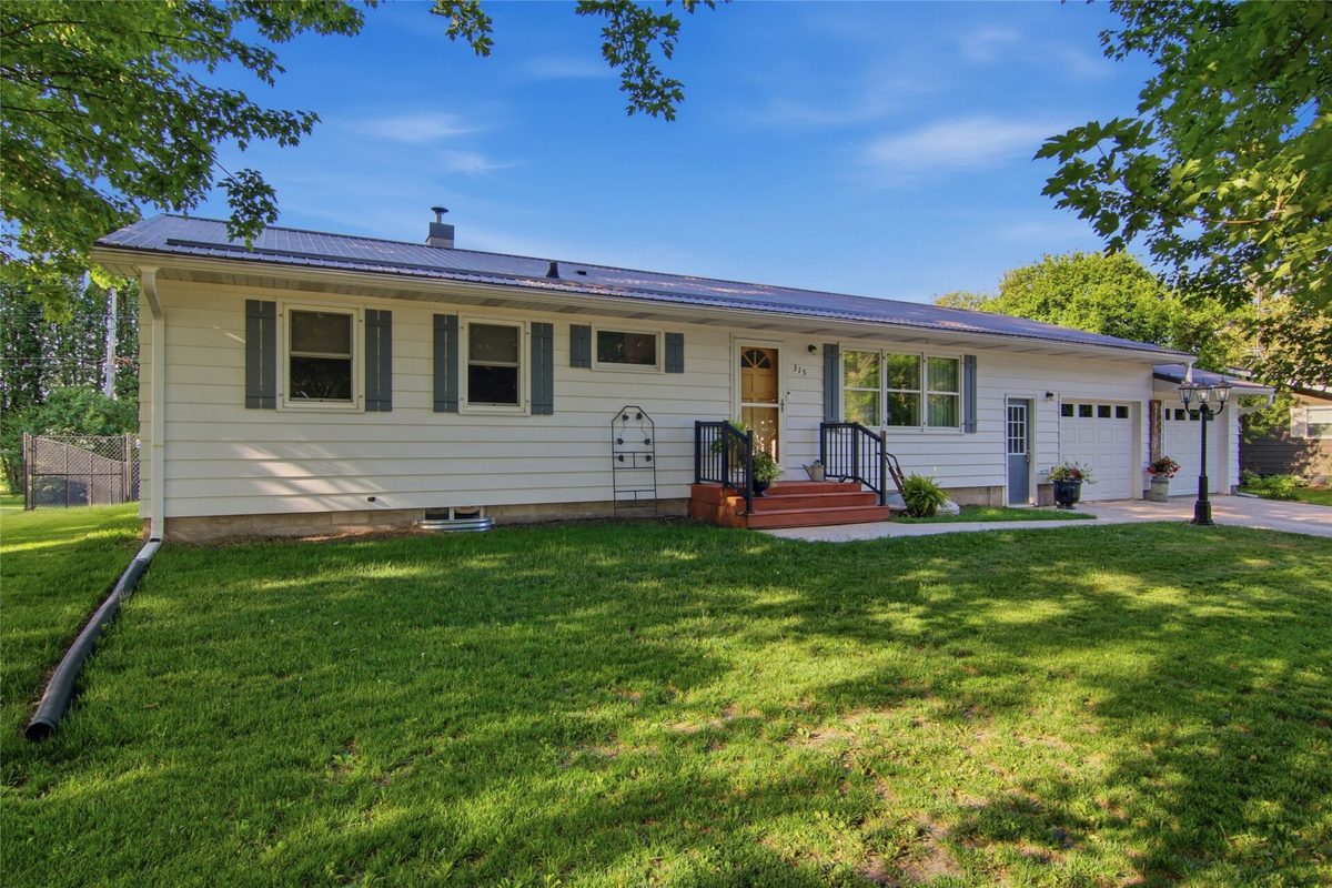 315 Baldwin Street, Augusta, WI