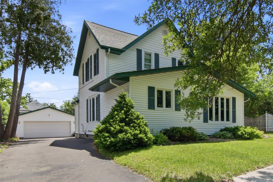 28 W Stout Street