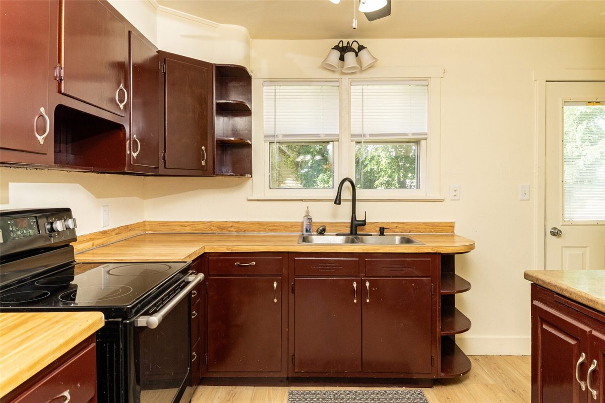 519 W Oak Street, Sparta, WI