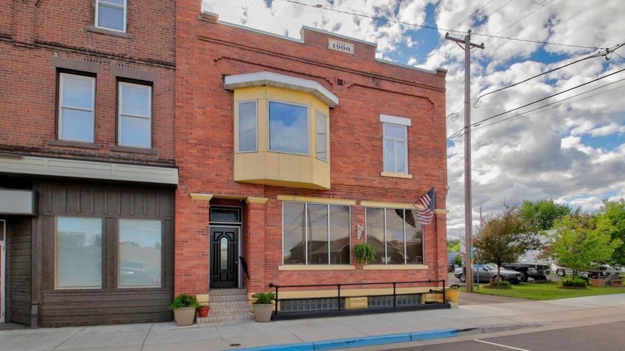 110 W 2nd Street N