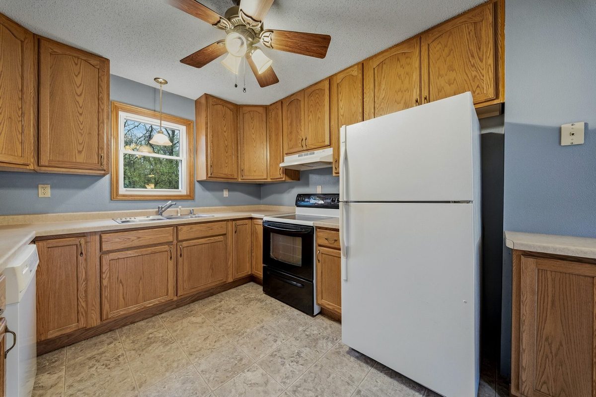 1213 Ervin Road, Eau Claire, WI — photo 18