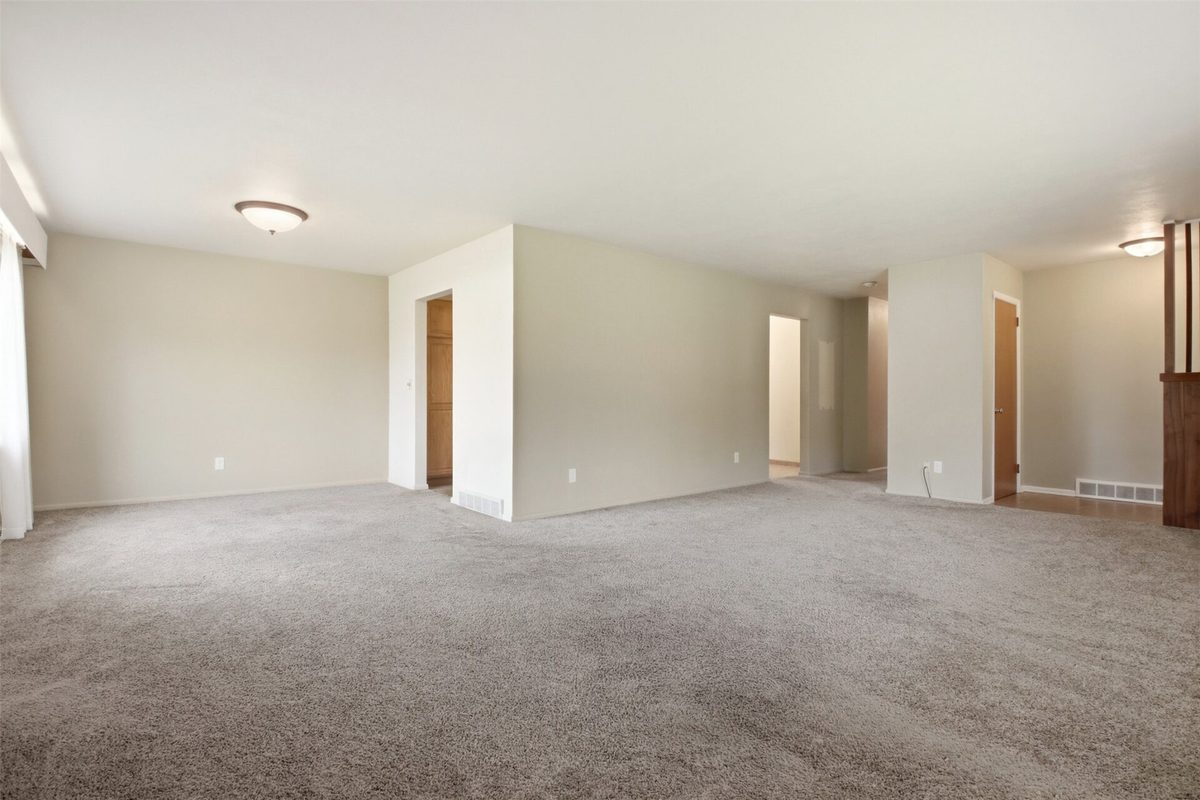 827 Park Ridge Drive, Eau Claire, WI