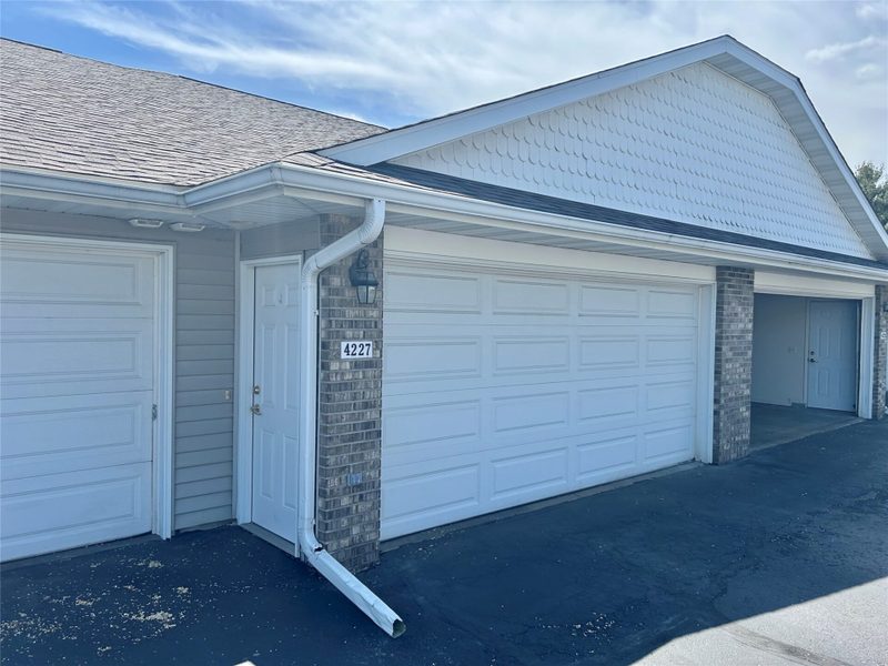 4227 W Robin Meadows Lane 4227