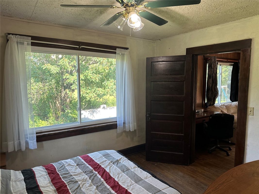 6901 N Zett Road, Loretta, WI