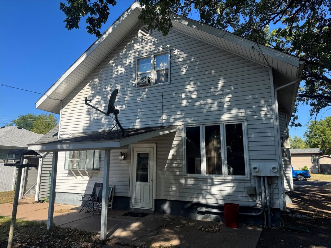 915 Miles Street, Chippewa Falls WI 54729 - ResidentialIncome house for sale - MLS #1604787 - image3