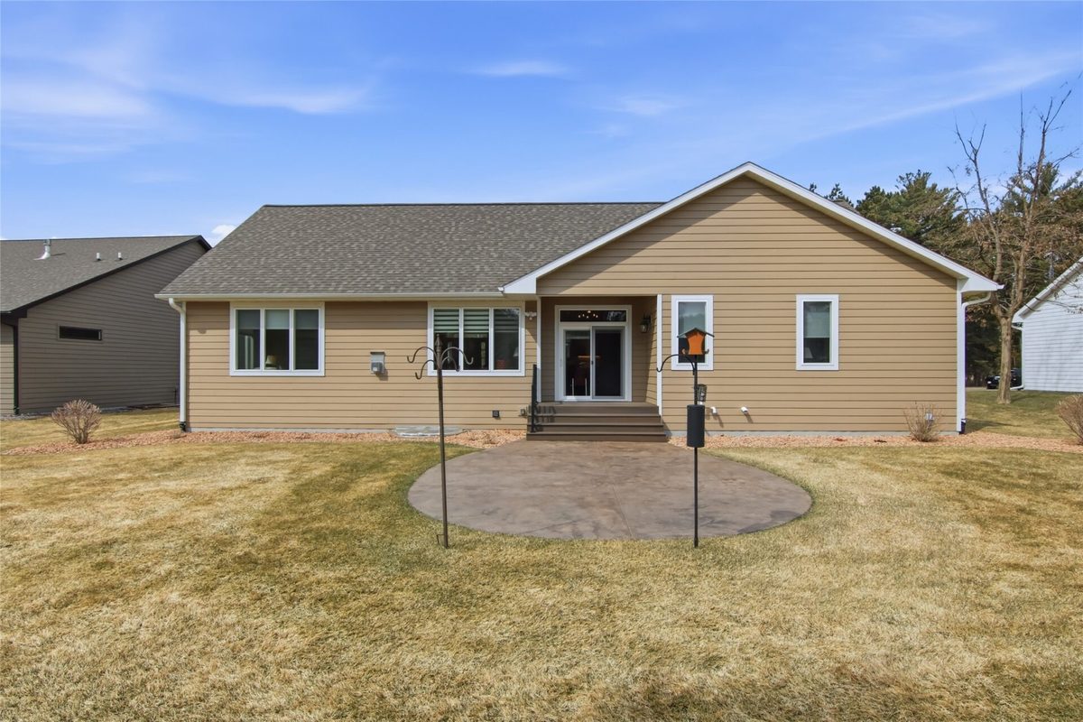 3729 Crest Ridge Court, Eau Claire, WI