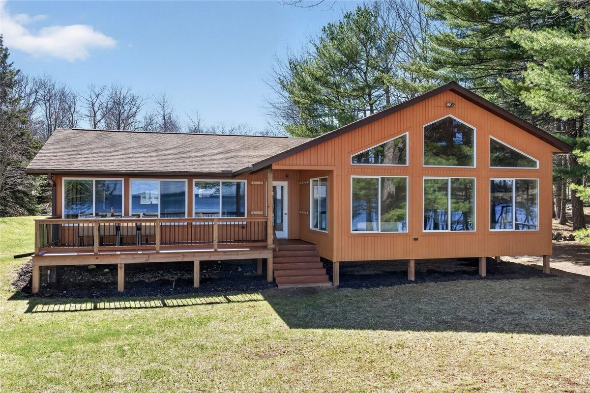 7902N Stone Bay Lane, Hayward, WI — photo 2