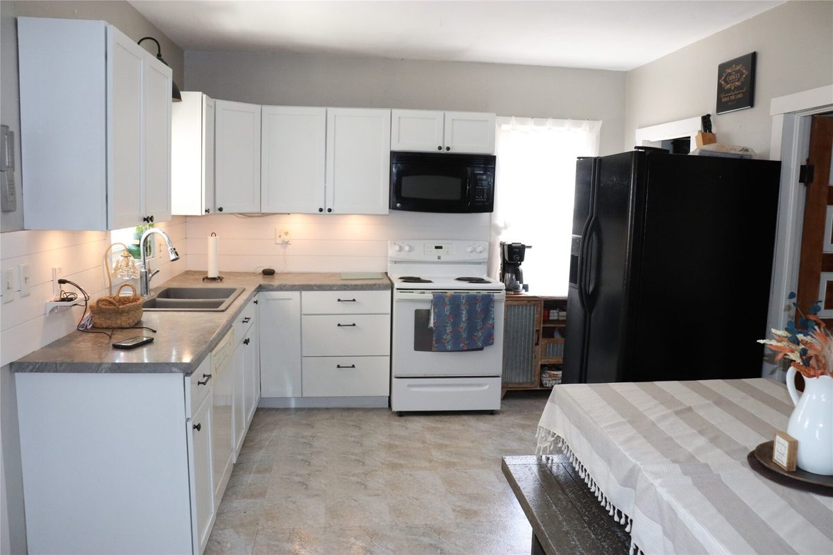 Residential at 13206 8th Street, Osseo, WI 54758 — photo 11