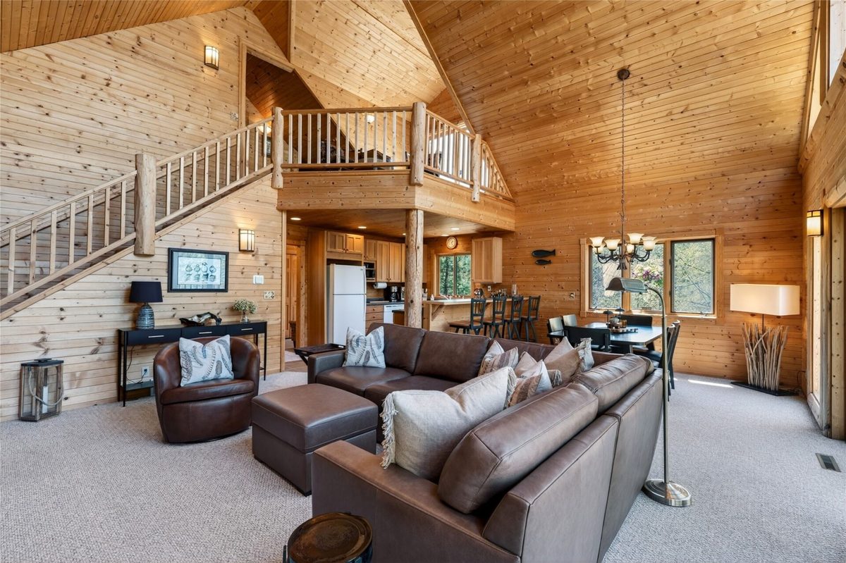 48515 N Stone Road, Barnes WI 54873 - great room