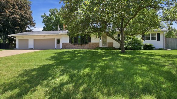 717 Buffington Court, Eau Claire WI 54703 - Residential house for sale - MLS #1600051 - image1