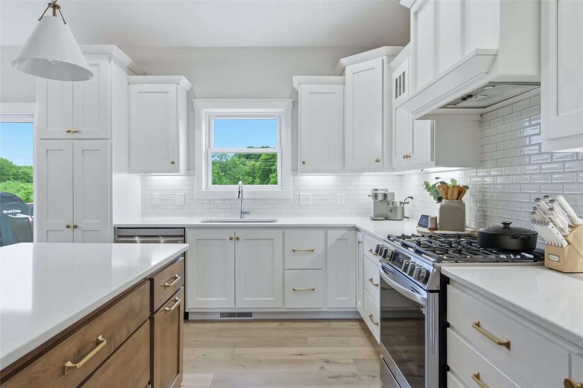 8777 Cottonwood Circle, Eau Claire WI 54701 - Residential house for sale - MLS #1602741 - image7