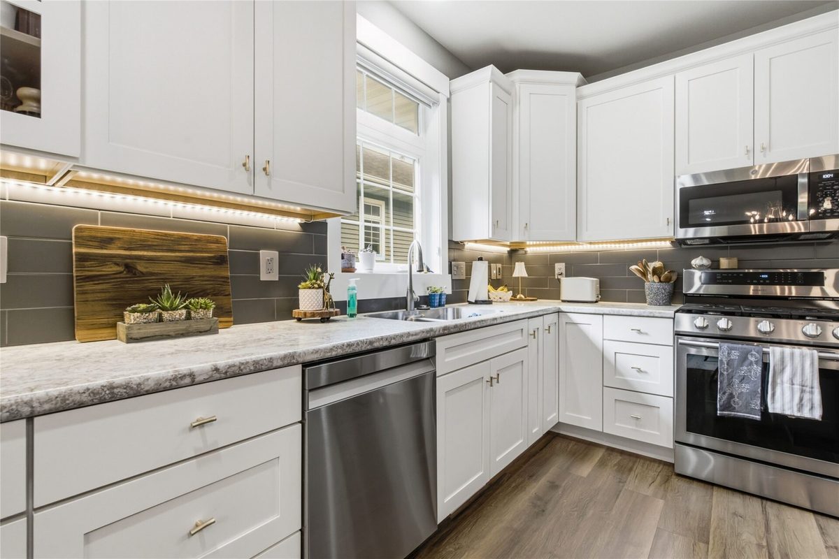 4523 Village Oaks Circle, Eau Claire WI 54701 - Residential house for sale - MLS #1602689 - image9
