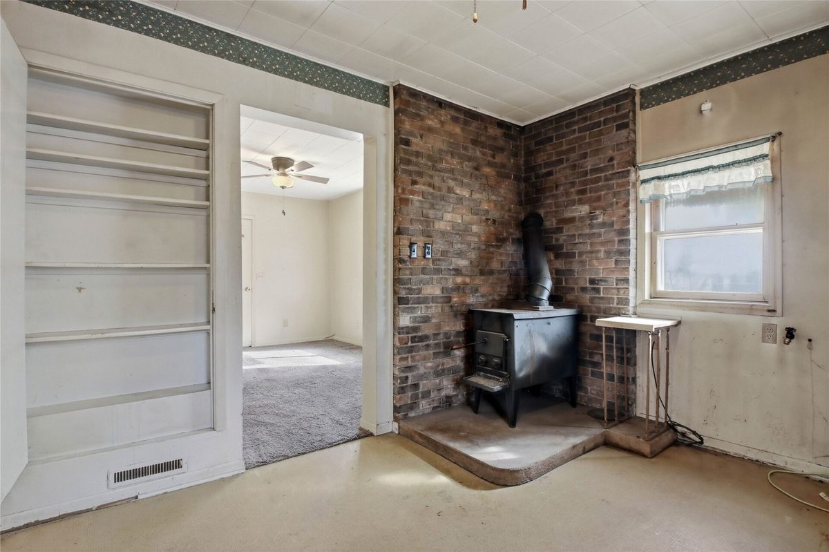 1127 E Madison Street, Eau Claire, WI