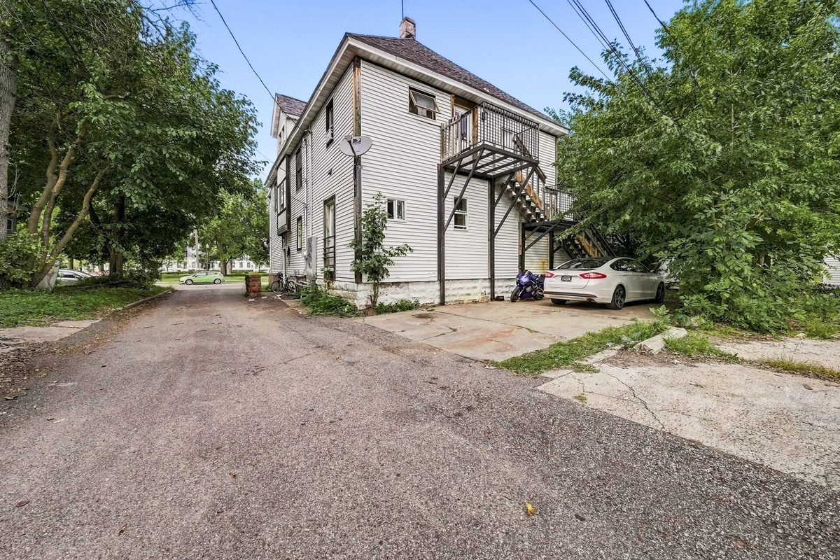 317 Earl Street, Eau Claire WI 54703 - ResidentialIncome house for sale - MLS #1605354 - image4