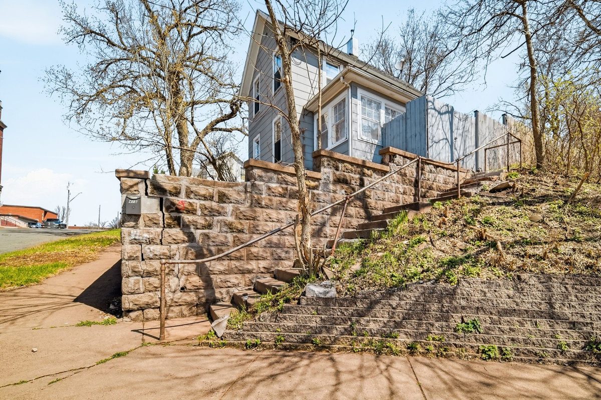 415 Dewey Street, Eau Claire WI 54703 - Residential house for sale - MLS #1600039 - image2