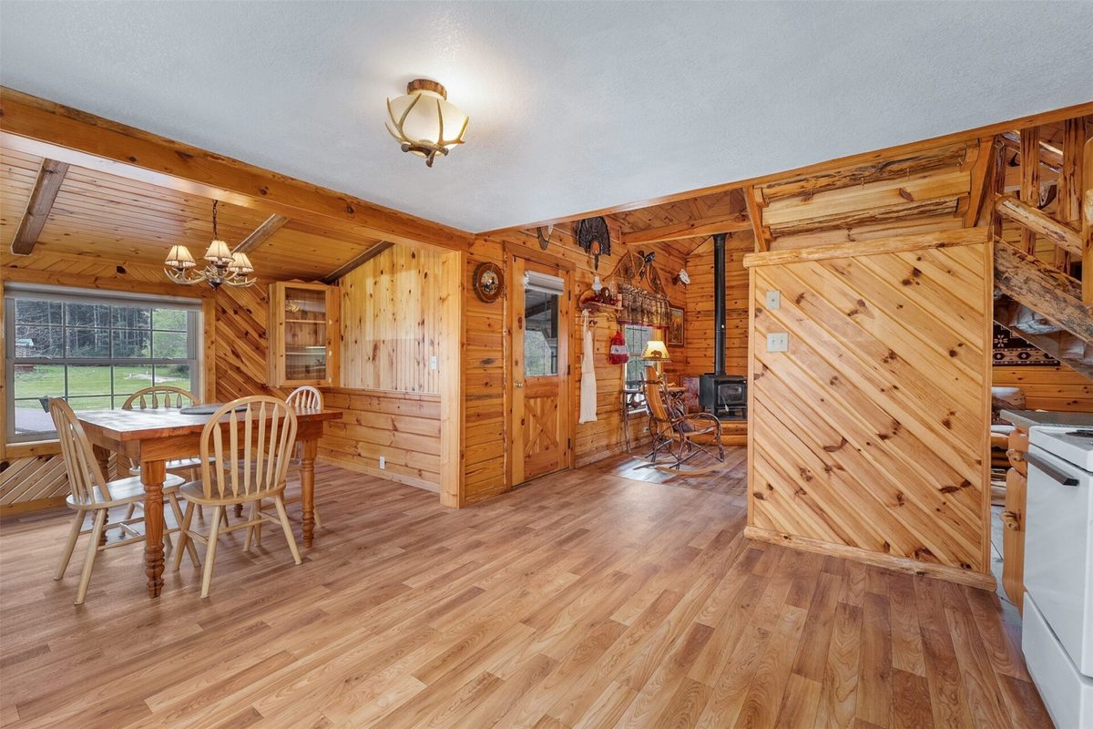 19498 E County Road Gg, Augusta, WI