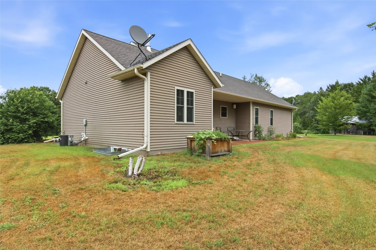 N1833 980th Street, Eau Claire WI 54701 - Residential house for sale - MLS #1603834 - image37