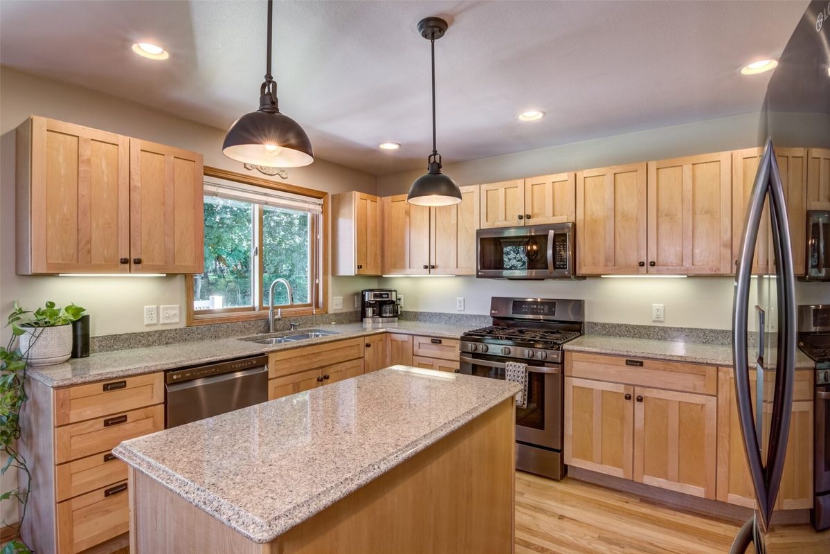 3208 Tiburon Drive, Eau Claire WI 54701 - Residential house for sale - MLS #1605000 - image9