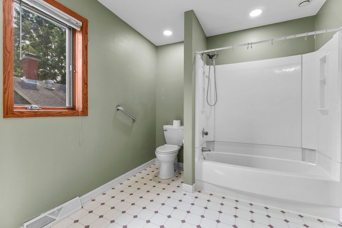 212 N Adams Street 2, St Croix Falls, WI