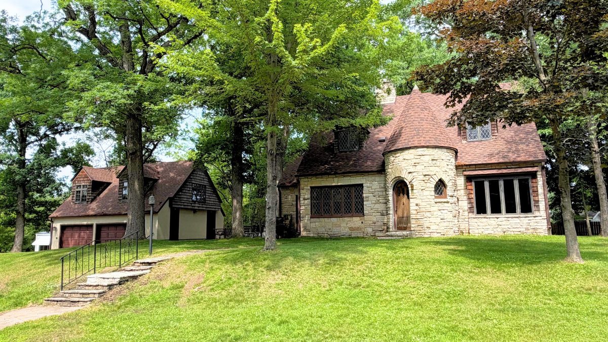910 Oakwood Boulevard, Menomonie WI 54751 - Residential house for sale - MLS #1602885 - image2