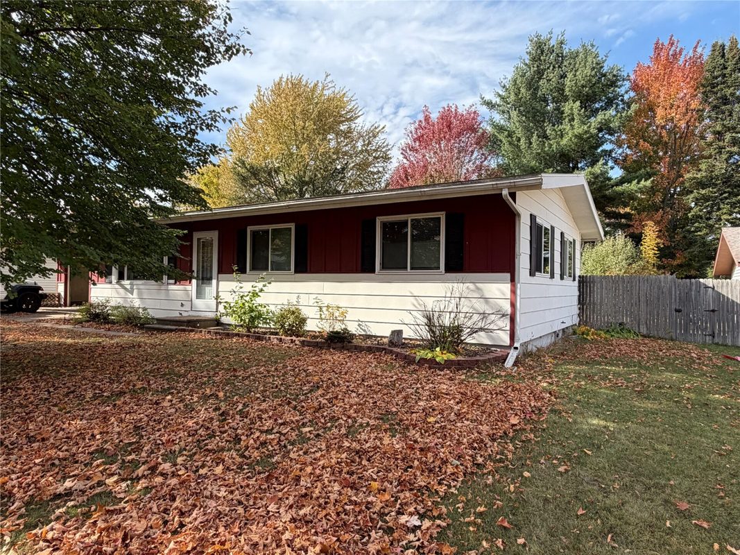 1435 York St, Bloomer WI 54724 - Residential house for sale - MLS #1605922 - image2