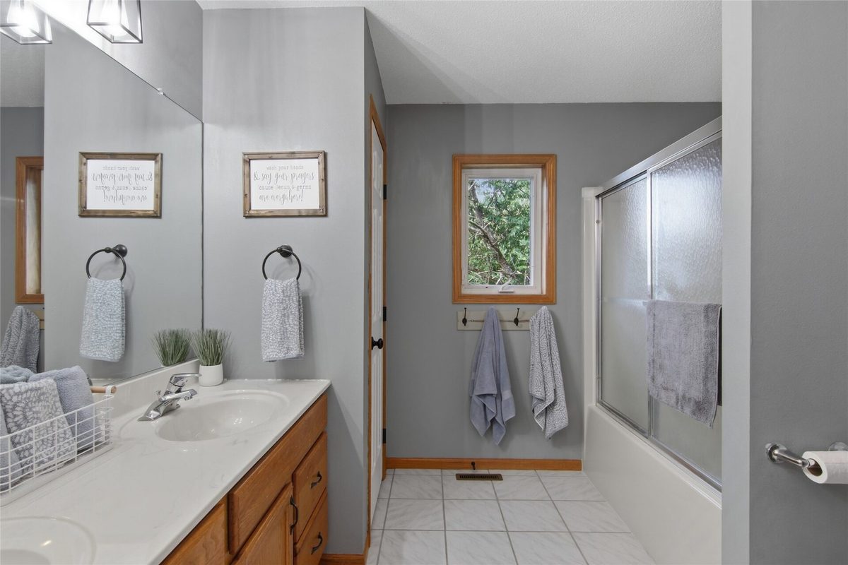 116 Grey Friar Lane, Eau Claire WI 54701 - Residential house for sale - MLS #1604263 - image21