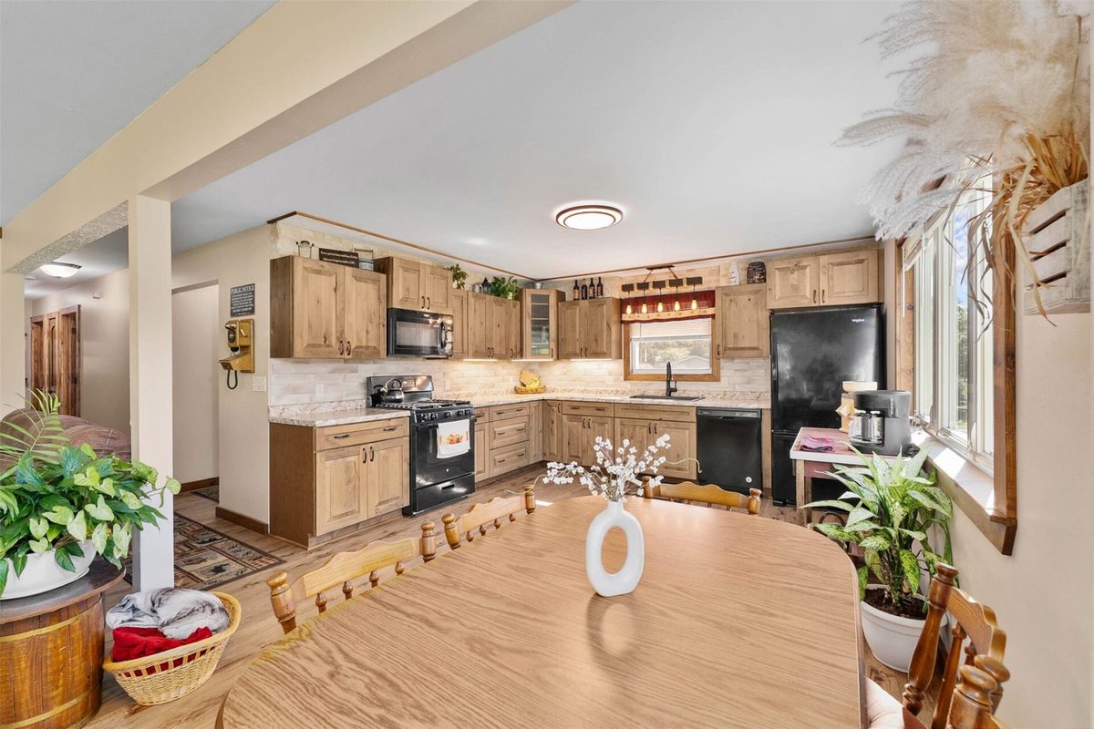 W8680 Perkinstown Avenue, Medford WI 54451 - Residential house for sale - MLS #1605035 - image6