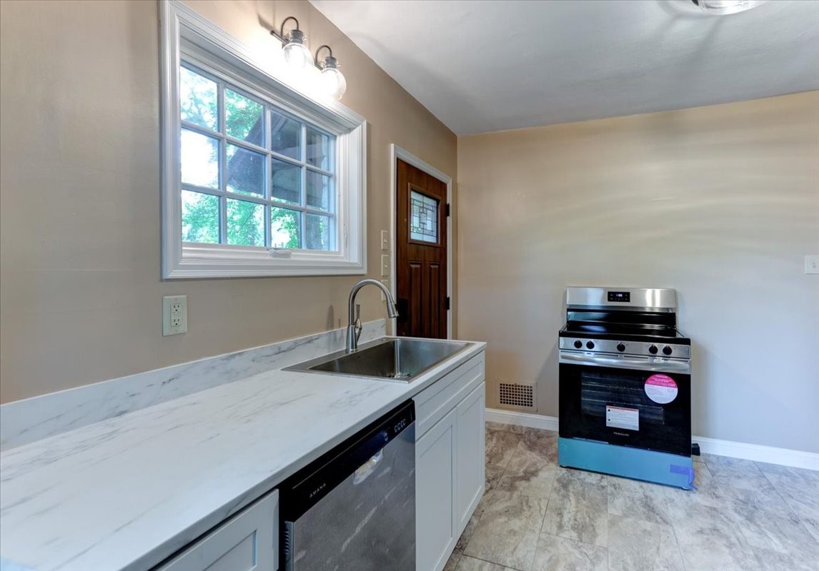 910 Oakwood Boulevard, Menomonie WI 54751 - Residential house for sale - MLS #1602885 - image15