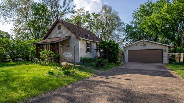 2220 Valley View Place, Eau Claire WI 54703 - Residential house for sale - MLS #1601571 - image1