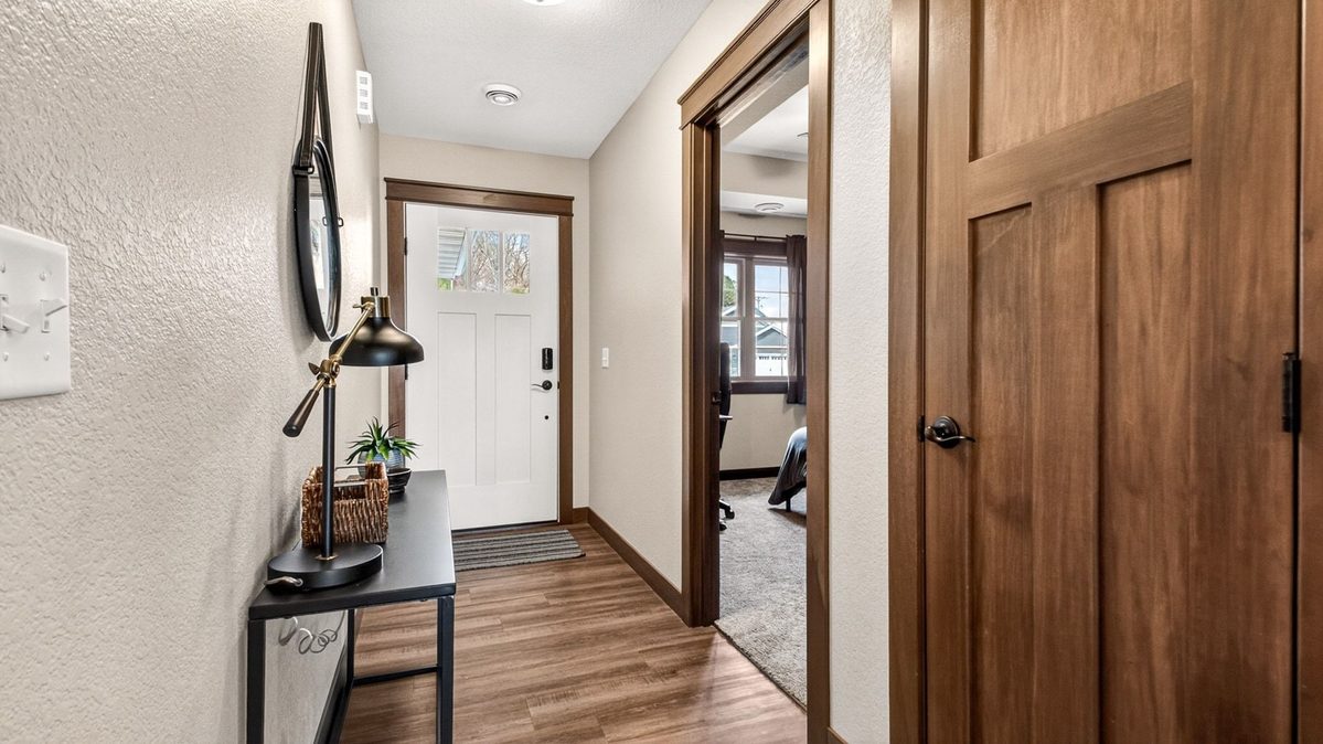 4881 Field Crest Lane, Eau Claire WI 54701 - Residential house for sale - MLS #1599962 - image2