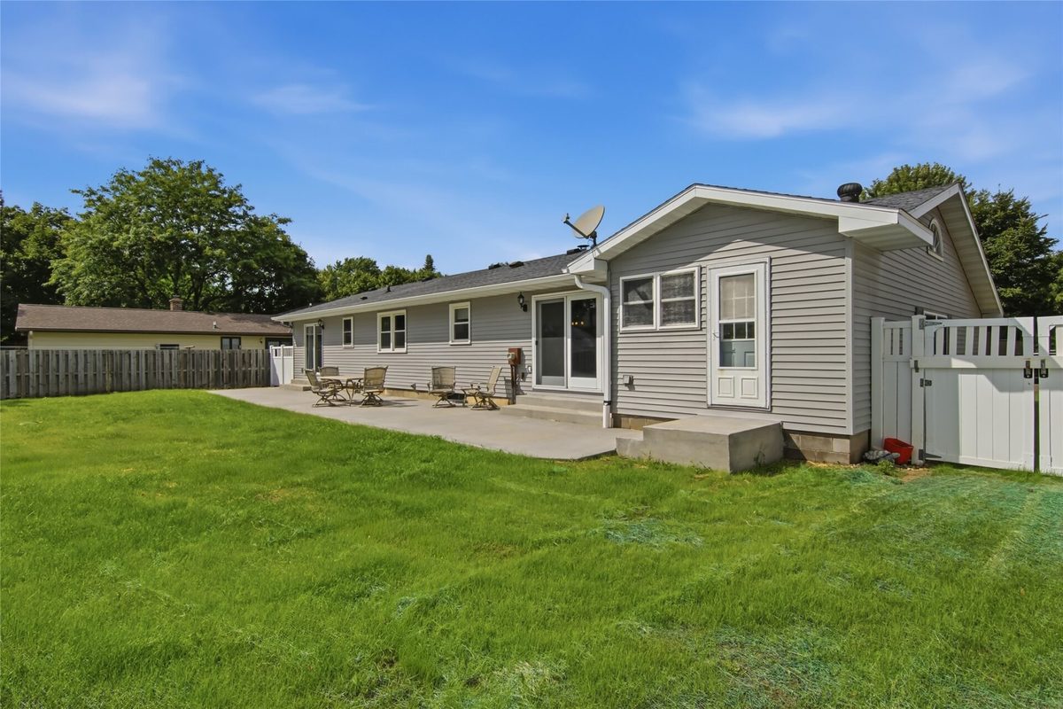 1815 Frisbie Lane, Eau Claire WI 54703 - Residential house for sale - MLS #1604626 - image3